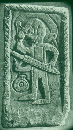 Vorderseite des fränkischen Grabsteins von Niederdollendorf