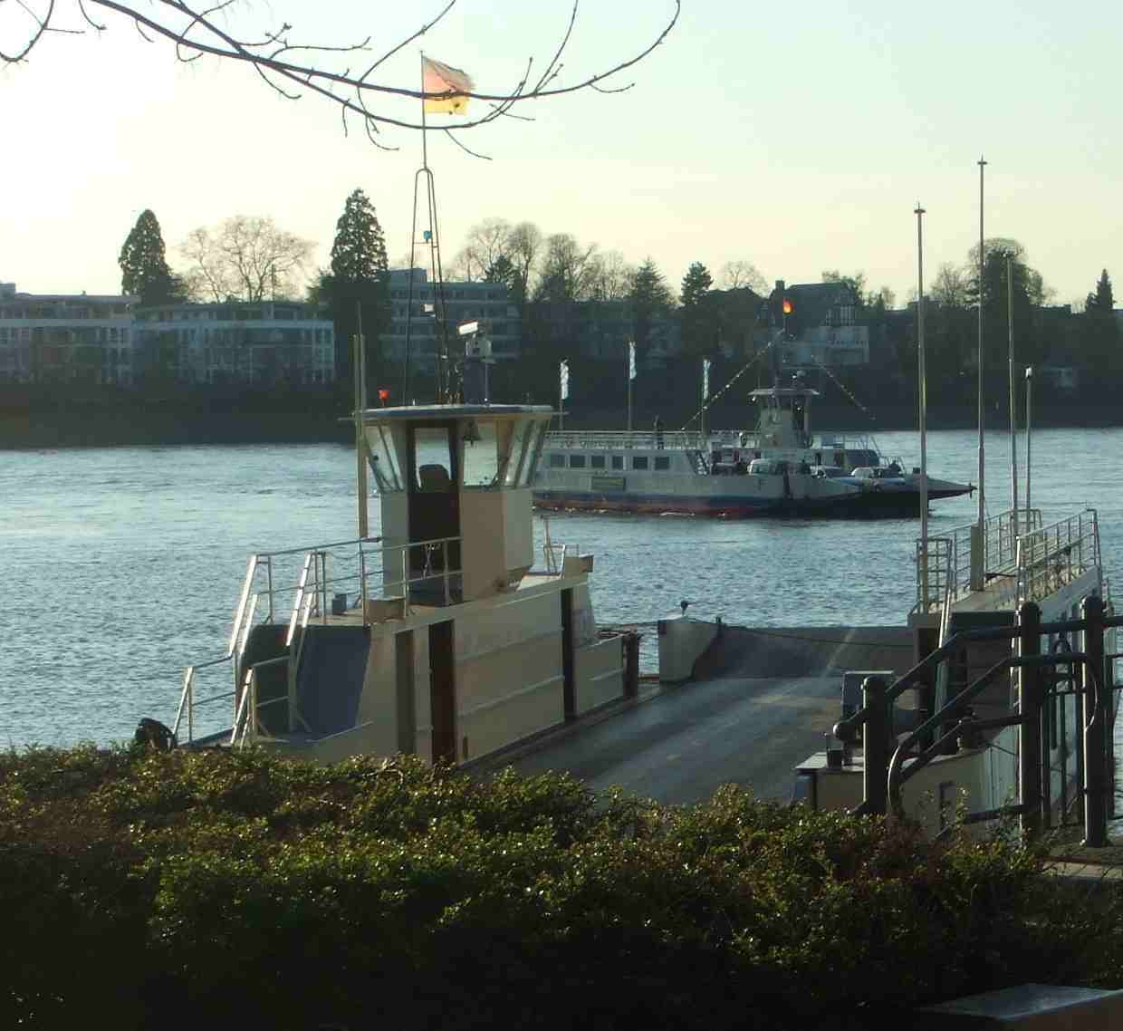 Fähre Niederdollendorf - Bad Godesberg