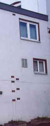 Hochwassermarken am Hotel Anker