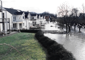 Hochwasser den Häusern 'In den Flachten'